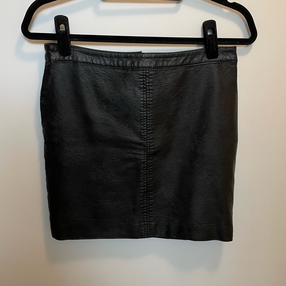 H&M Vegan Faux Leather Black Mini Skirt Size 6